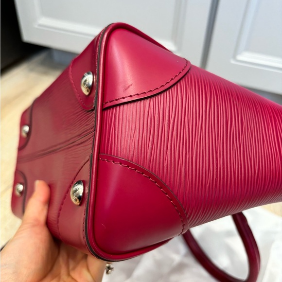 Authentic Louis Vuitton Fuchsia Epi Leather Phenix PM Bag - Picture 8 of 11